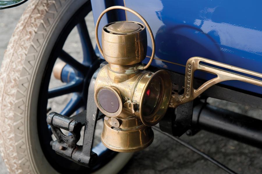  Cadillac Model F 4-Passenger Touring 1904 года  (фото 3 из 19)